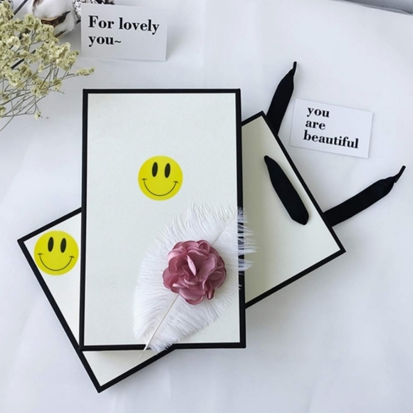 200 Yellow Happy Smiley Stickers 1" - Picture 5 of 8